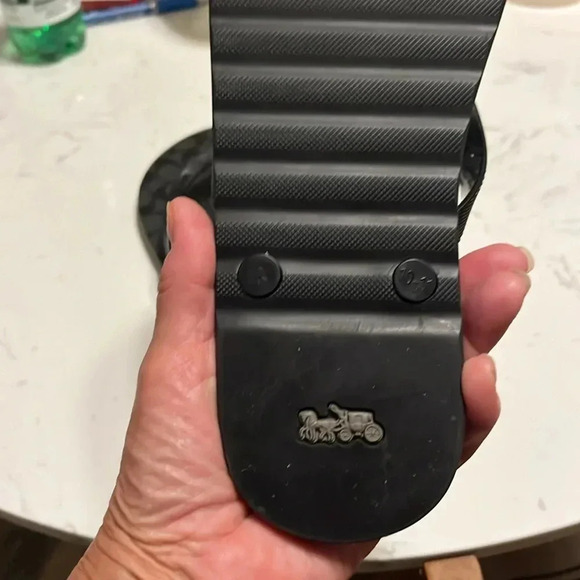 Coach Flip Flops - Picture 2 of 4